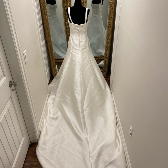 ST. PATRICK Wedding dress - Picture 3 of 7